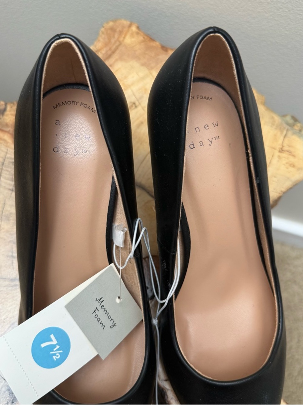 a new day Black Pointed Toe Memory Foam Pumps - Picture 4 of 6